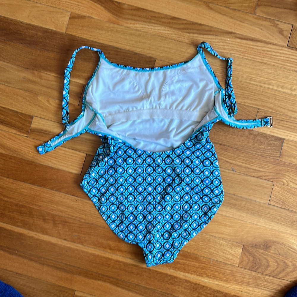 Bule pattern bathing suit - Picture 5 of 6